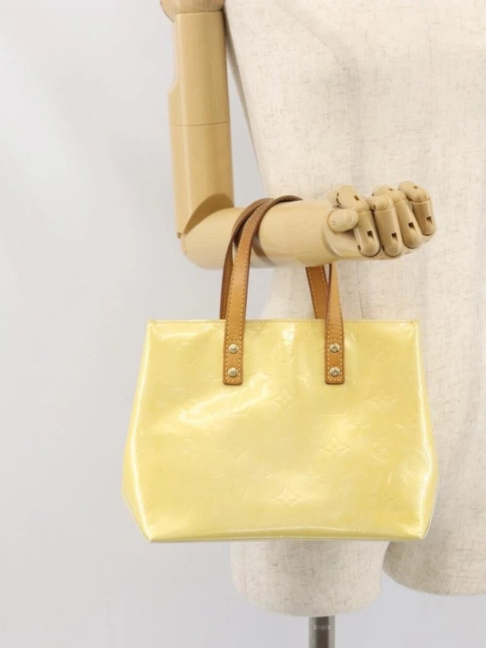 LOUIS VUITTON Monogram Vernis Reade PM Hand Bag Perle